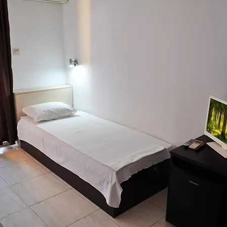 Pensión Family Daf 4*