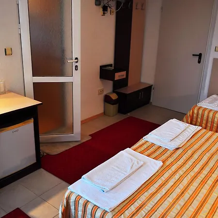 Pensión Family Daf 4*