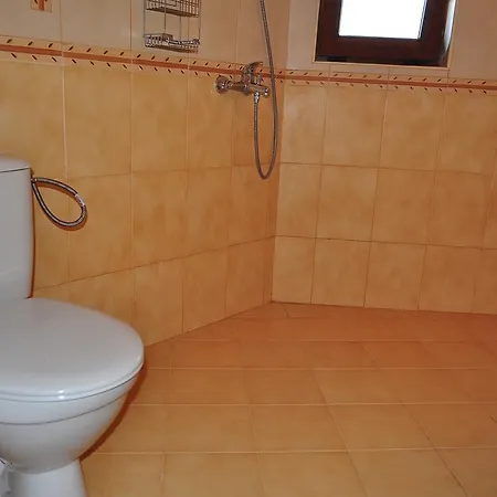 Family Daf Pensión 4*