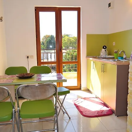 Pensión Family Daf 4*