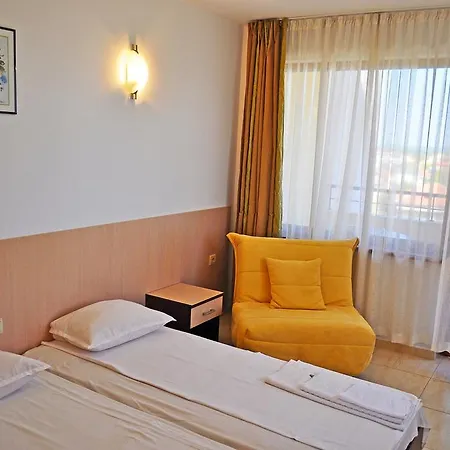 Family Daf Pensión Obzor