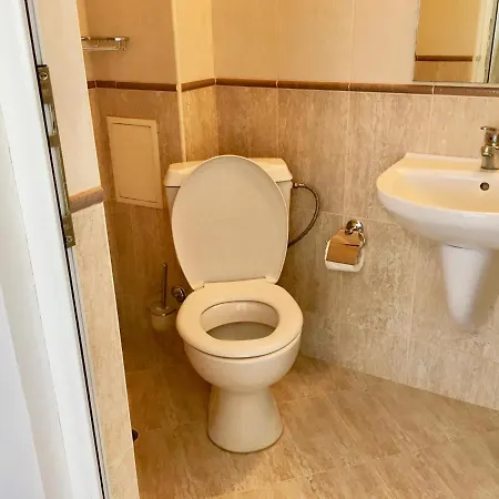 Pensión Family Daf 4*