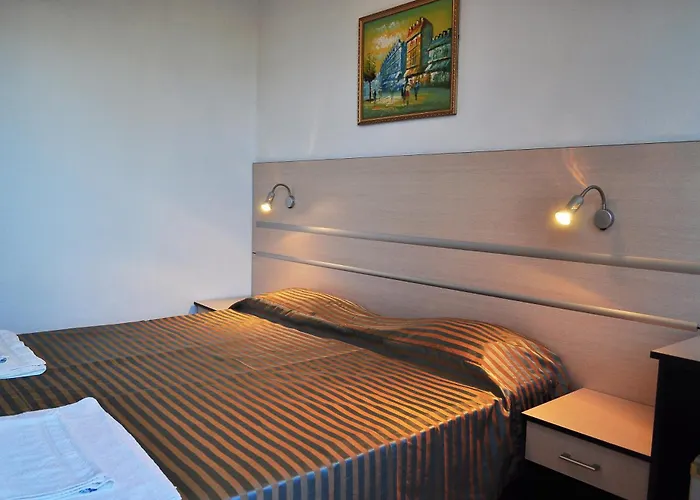 Family Daf 招待所