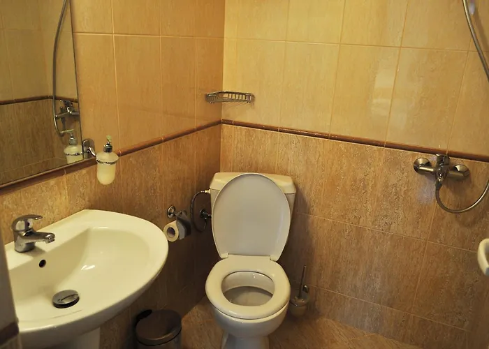 招待所 Family Daf