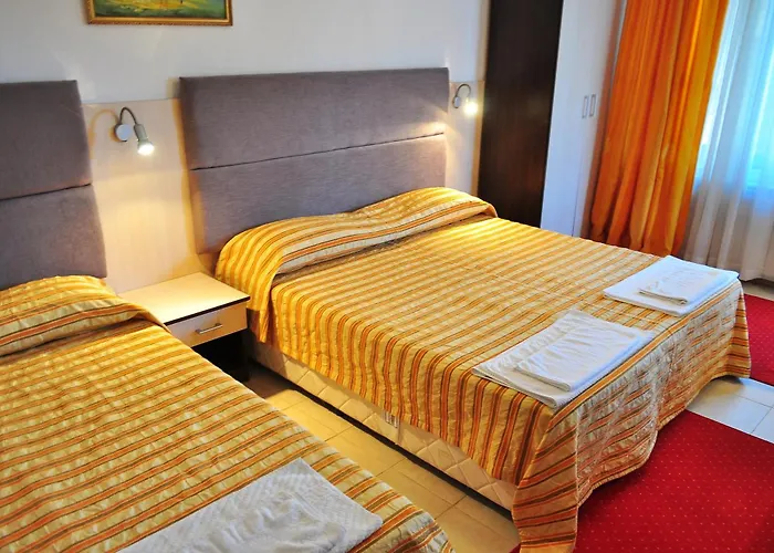 招待所 Family Daf 4*