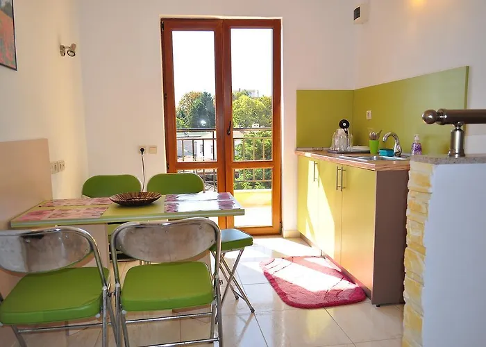 招待所 Family Daf 4*