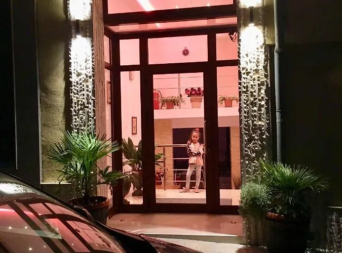 招待所 Family Daf 4*