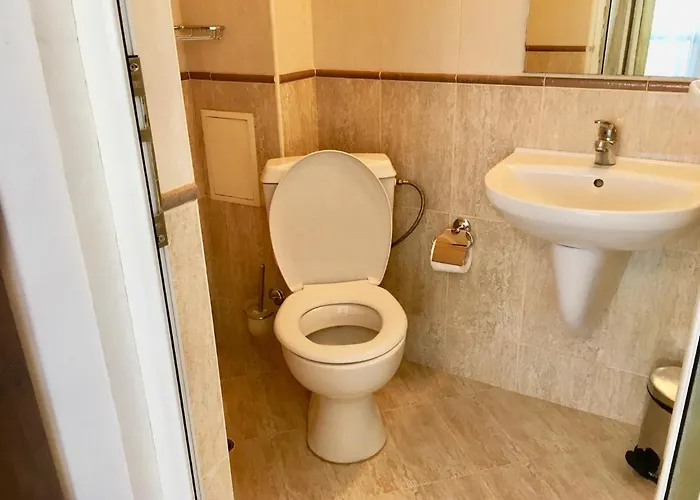 招待所 Family Daf 4*